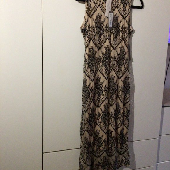 Dress - Picture 2 of 3